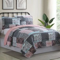 New ✨ Modern Threads 100% Cotton 2 Or 3 Piece Printed Reversible Quilt Sets Sylvia. 🎁