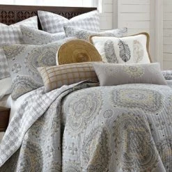 Flash Sale 🎉 Solano Quilt and Pillow Sham Set - Levtex Home ✨