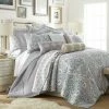 Brand new 🤩 Rome Quilt and Pillow Sham Set - Levtex Home 🤩