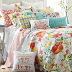 Brand new ✔️ Laurel Coral Quilt and Pillow Sham Set - Levtex Home 🎉