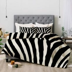 Brand new 🧨 Deny Designs Natalie Baca Zebra Stripes Comforter Set Black/white 🎉