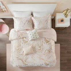 Budget 😍 Intelligent Design Vanessa Metallic Printed Bedding Collection 😍