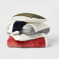 New 🔔 Sherpa & Plush Reversible Collection - Threshold™ 🛒